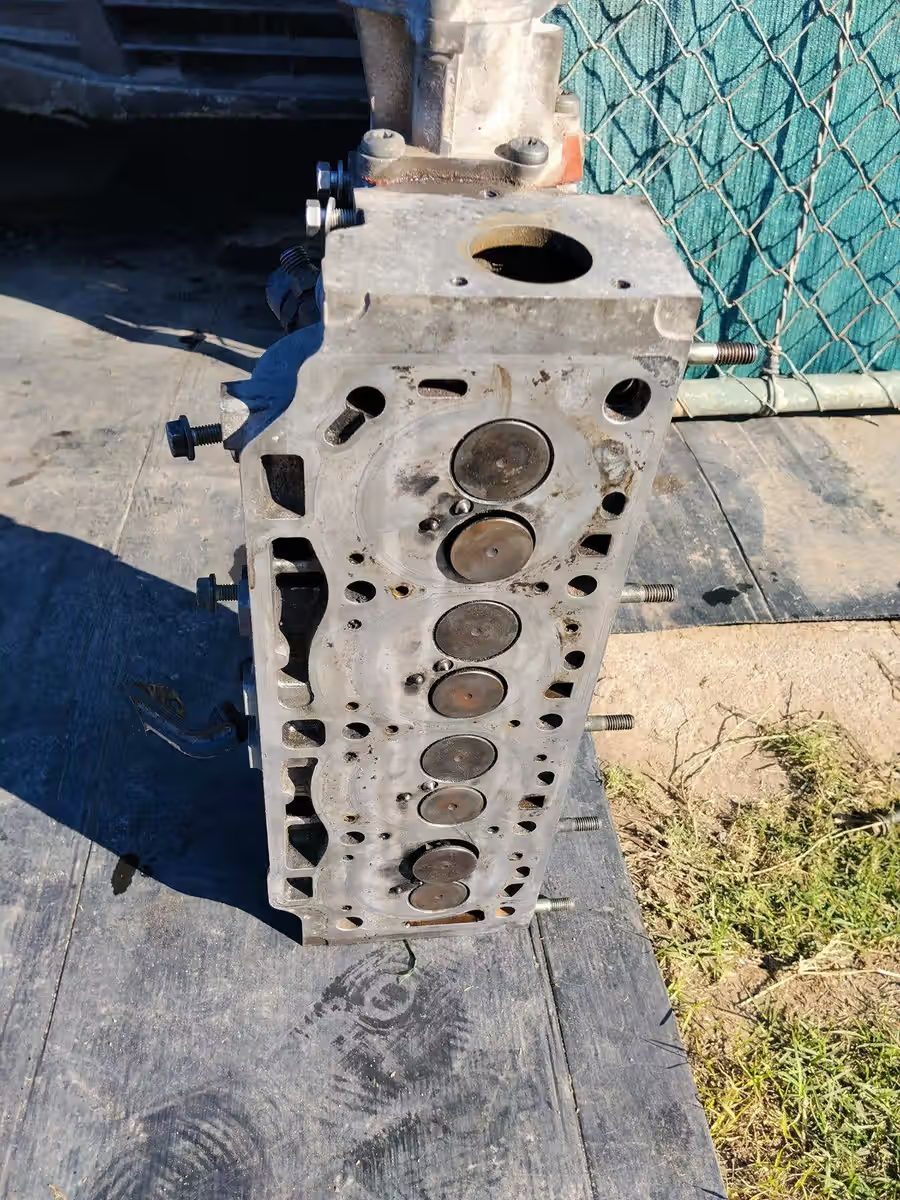 Cylinder Head 1.9 dCi F9Q for Renault Trafic Opel Vivaro Nissan Primastar