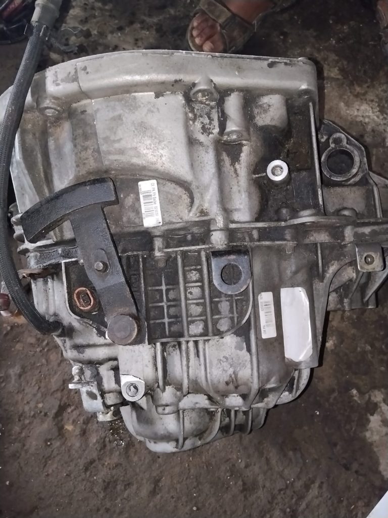 Manual Gearbox (1.9 dCi)