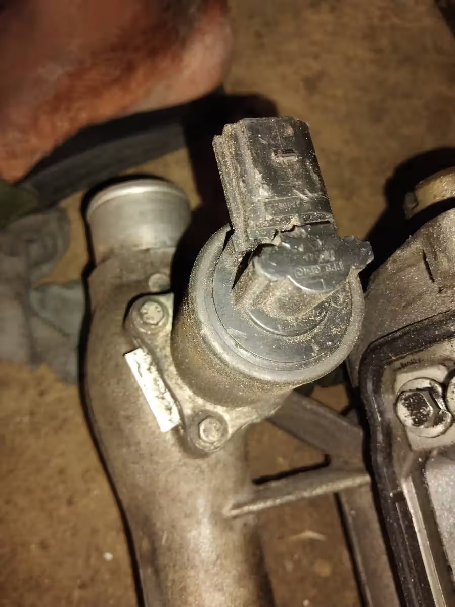 EGR Valve for Renault Trafic Opel Vivaro Nissan Primastar